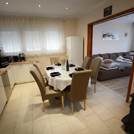 Davor Apartment *